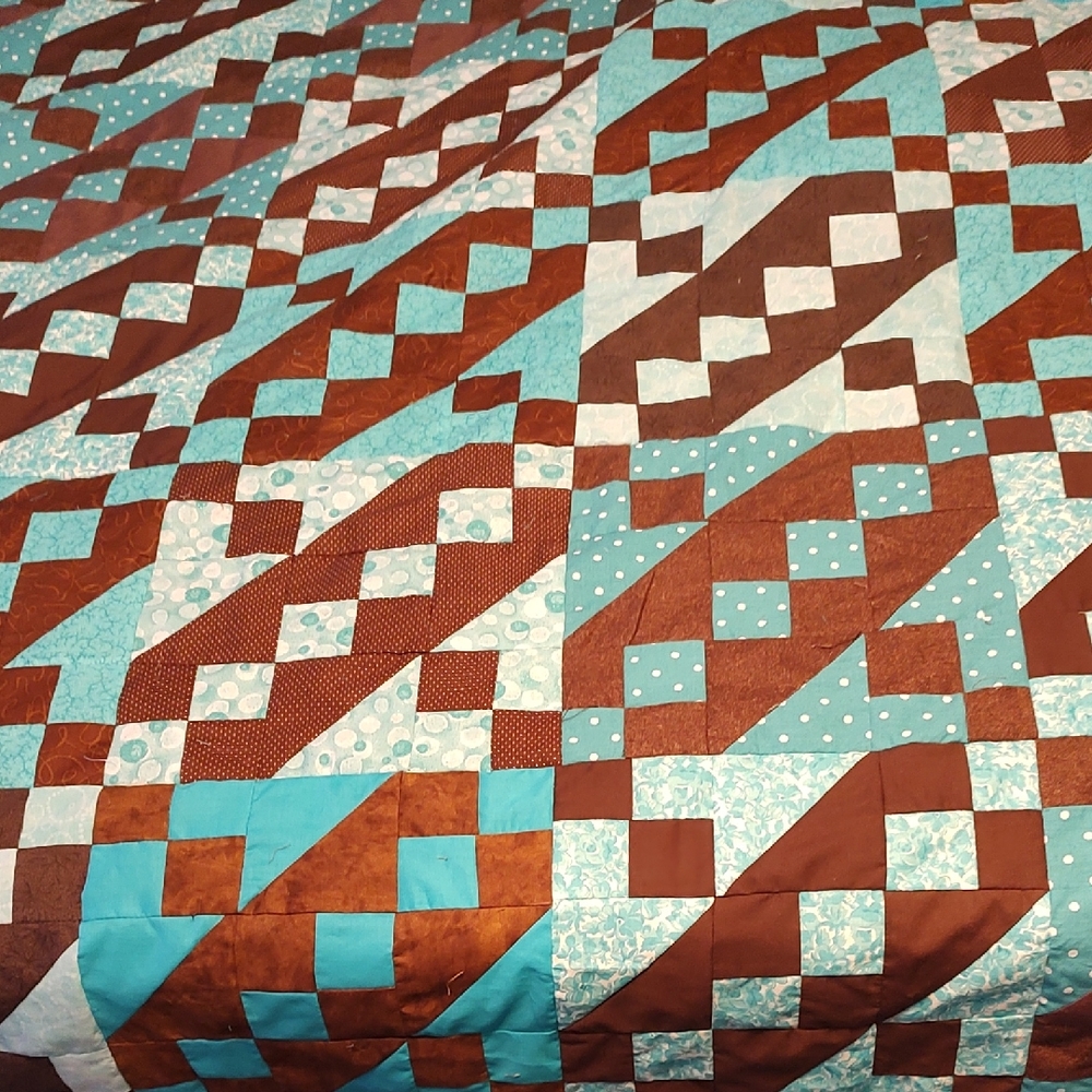 Jacob's Ladder Patchwork Quilt in Brown and Blue